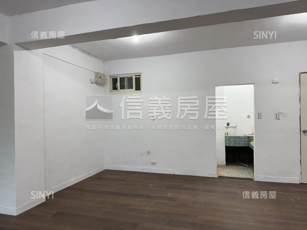 正面青年公園公寓三樓房屋室內格局與周邊環境