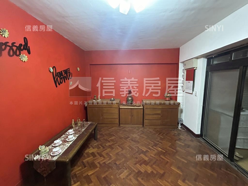 金華學區捷運雙併華廈房屋室內格局與周邊環境