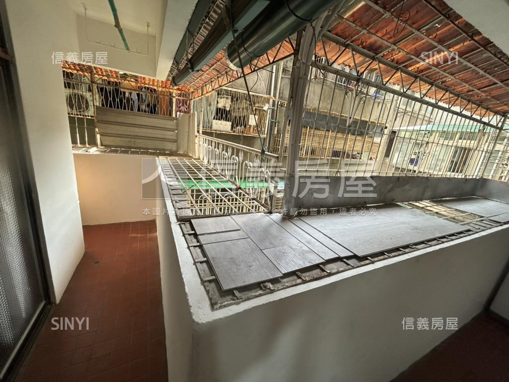 金華學區捷運雙併華廈房屋室內格局與周邊環境
