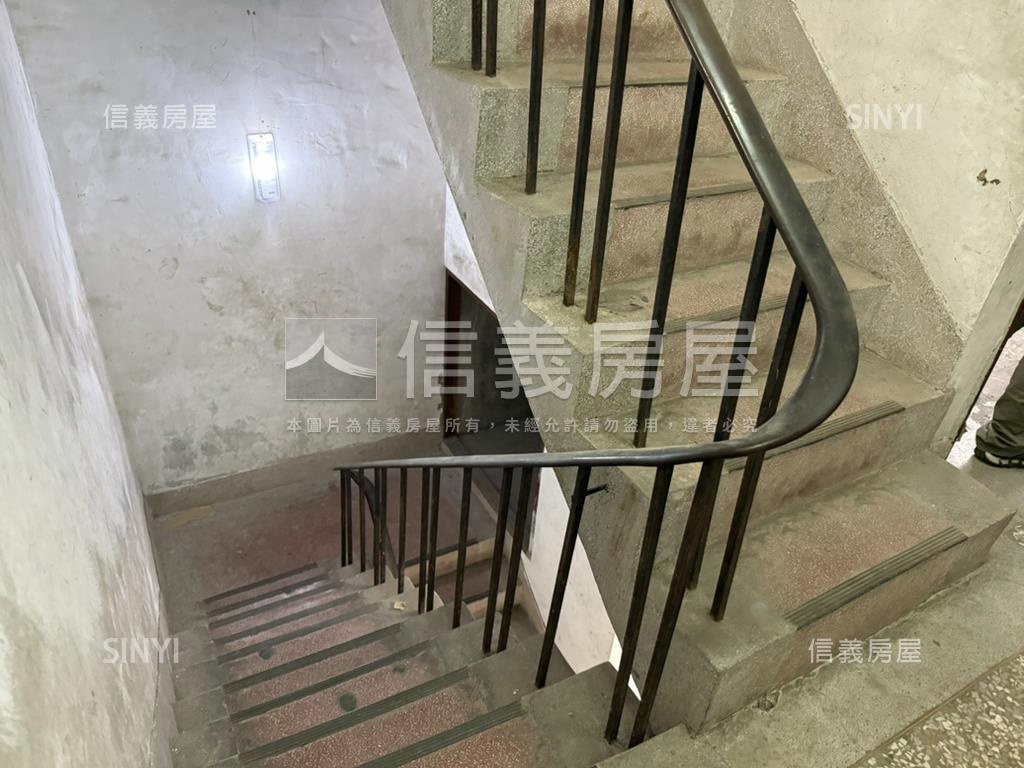 臺灣大道未來藍線黃金透店房屋室內格局與周邊環境