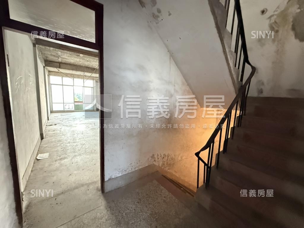 臺灣大道未來藍線黃金透店房屋室內格局與周邊環境