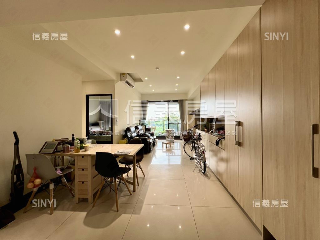 富宇３房平車已裝充電樁房屋室內格局與周邊環境