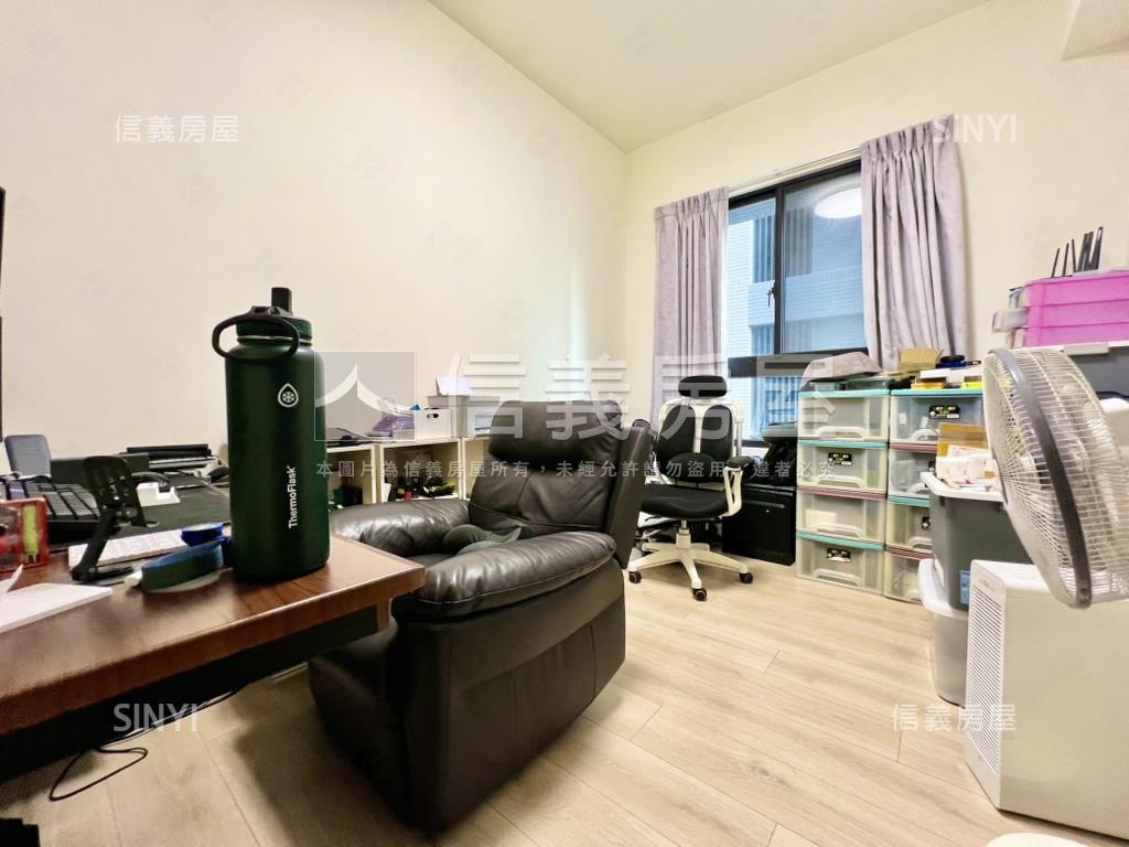 富宇３房平車已裝充電樁房屋室內格局與周邊環境