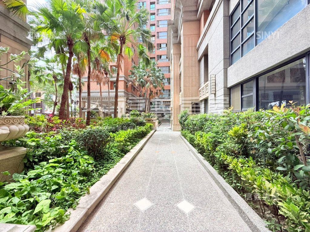亞歷山大精美兩房房屋室內格局與周邊環境