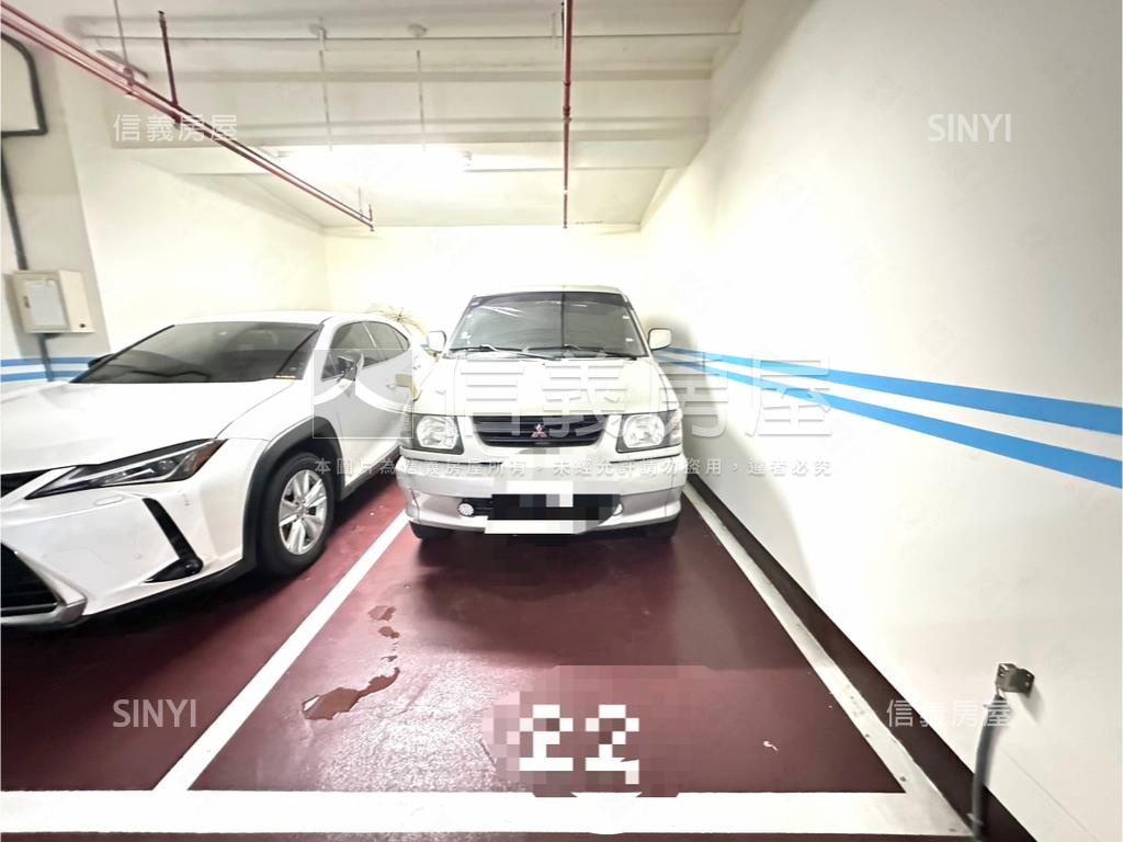 第舞集三房車位房屋室內格局與周邊環境