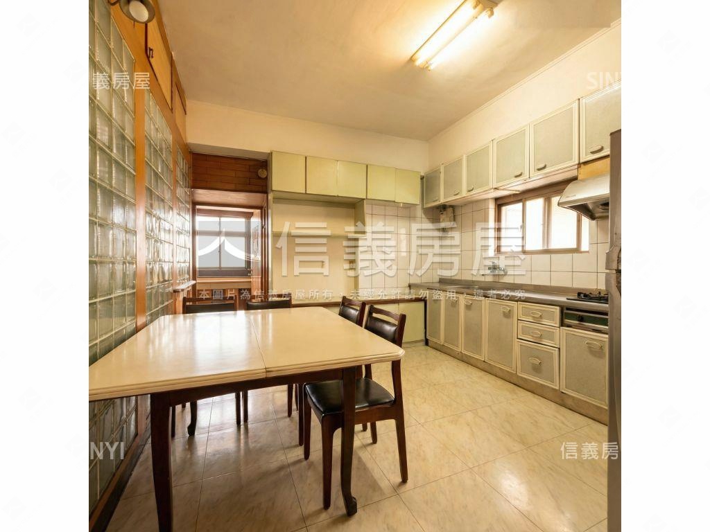 富康街邊間大空間房屋室內格局與周邊環境