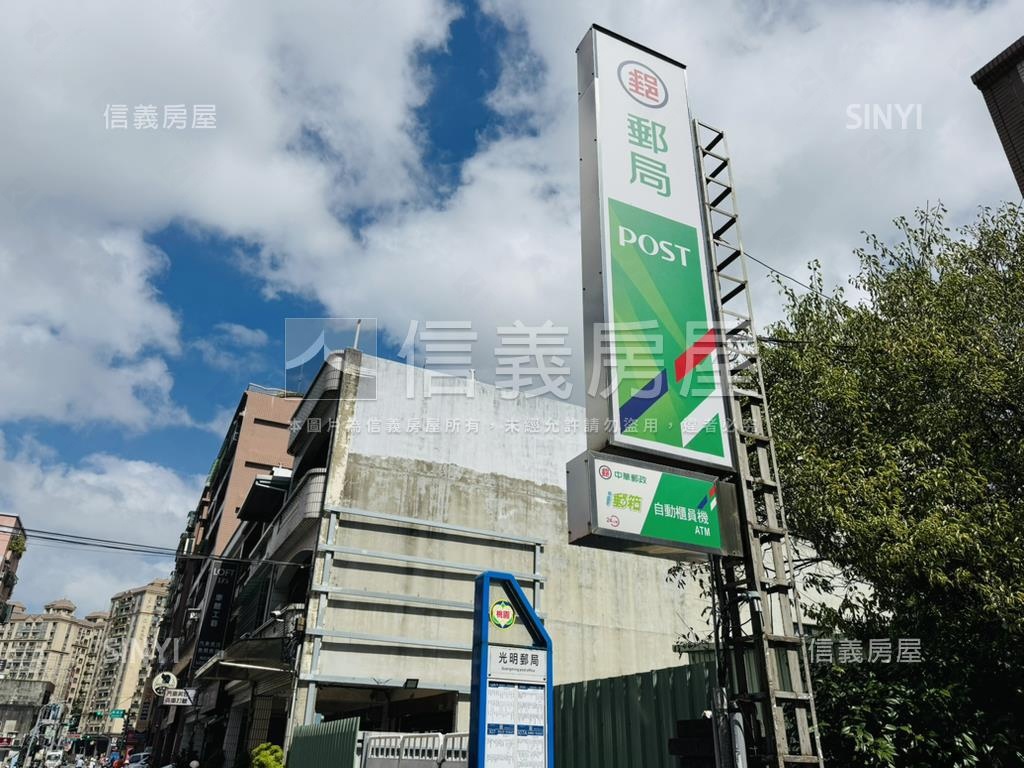 星晴天大露臺２房車位房屋室內格局與周邊環境