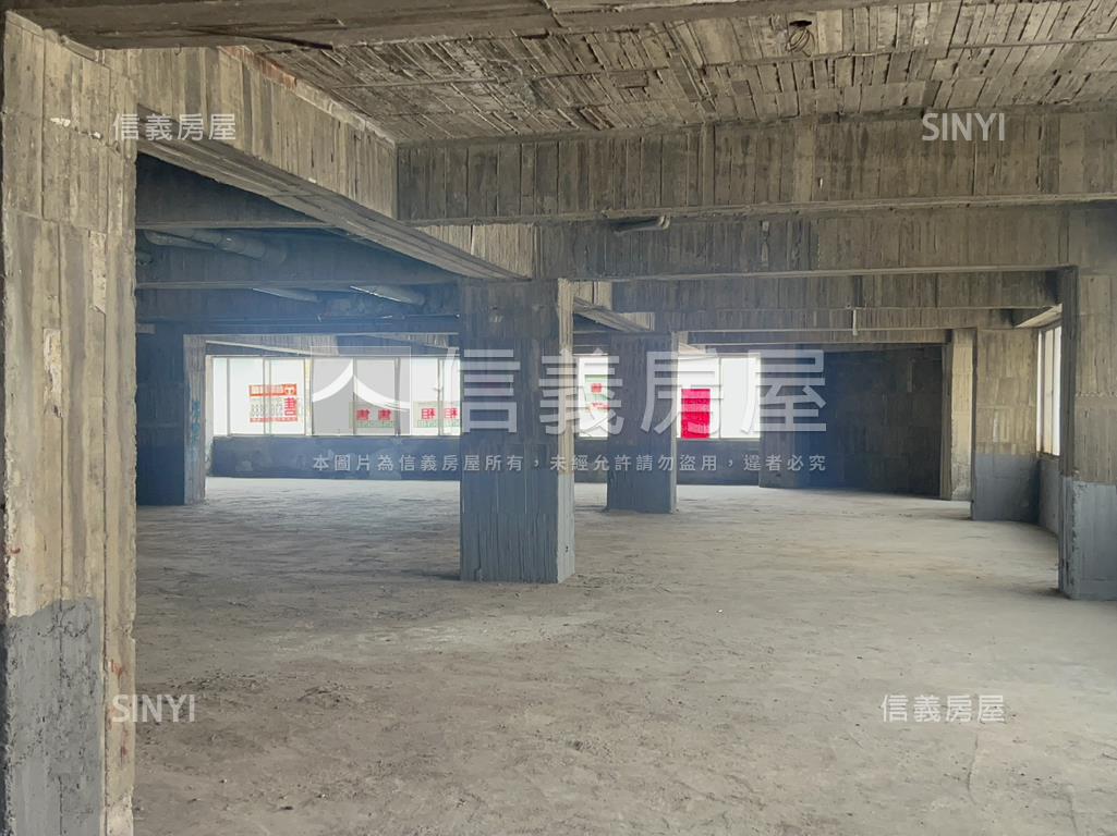 高雄府北大空間商用店辦倉房屋室內格局與周邊環境