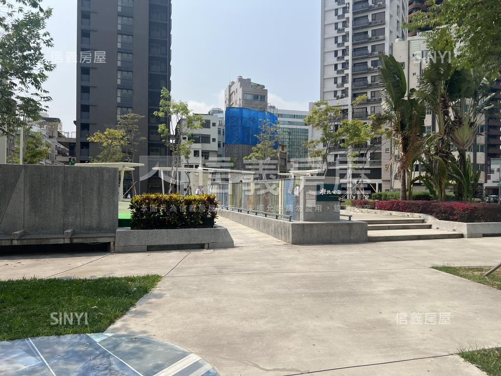 高雄府北大空間商用店辦倉房屋室內格局與周邊環境