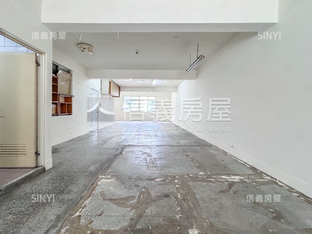 商業地近後山埤站公寓二樓房屋室內格局與周邊環境