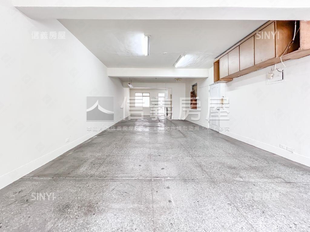 商業地近後山埤站公寓二樓房屋室內格局與周邊環境