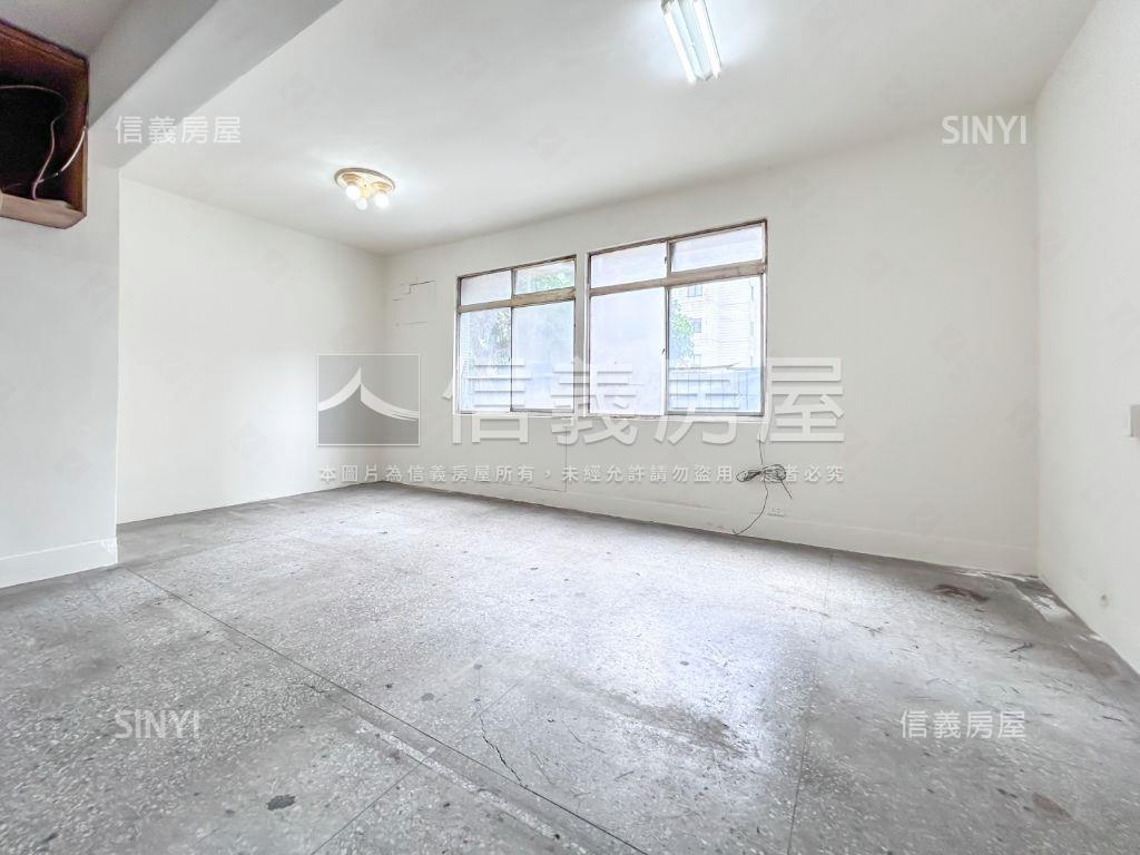 商業地近後山埤站公寓二樓房屋室內格局與周邊環境