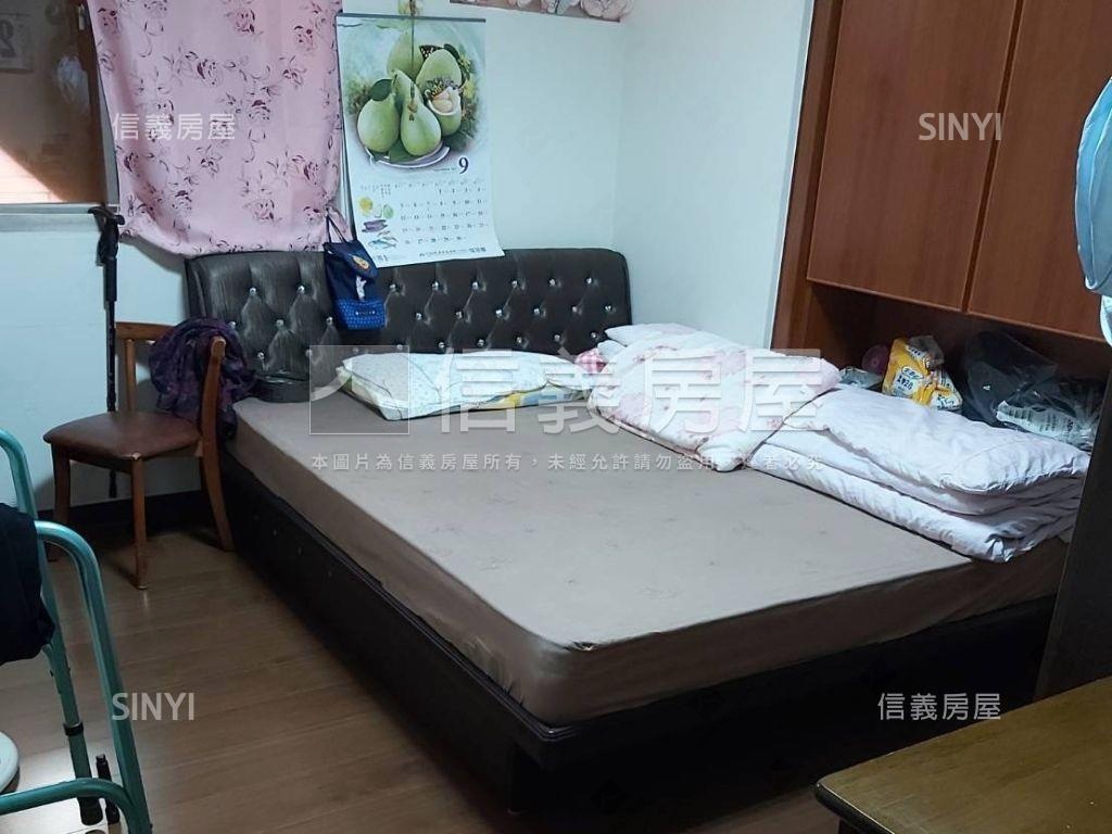 板橋車站高樓景觀四房房屋室內格局與周邊環境