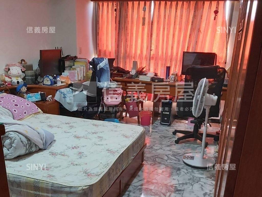 板橋車站高樓景觀四房房屋室內格局與周邊環境