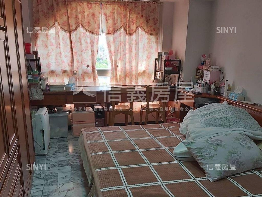 板橋車站高樓景觀四房房屋室內格局與周邊環境