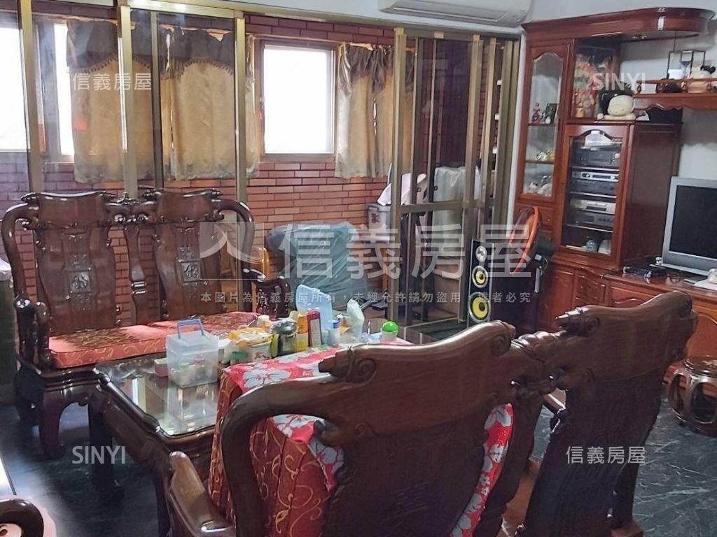 板橋車站高樓景觀四房房屋室內格局與周邊環境