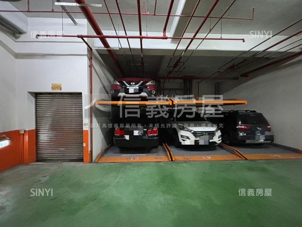 板橋車站高樓景觀四房房屋室內格局與周邊環境
