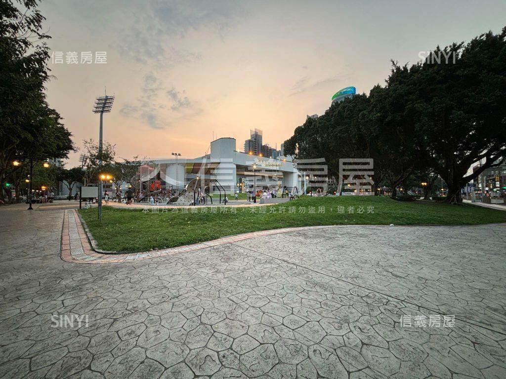 板橋車站高樓景觀四房房屋室內格局與周邊環境