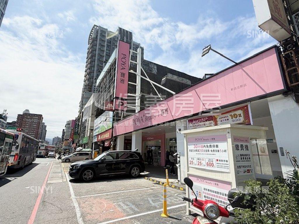 捷運美裝三樓大四房房屋室內格局與周邊環境
