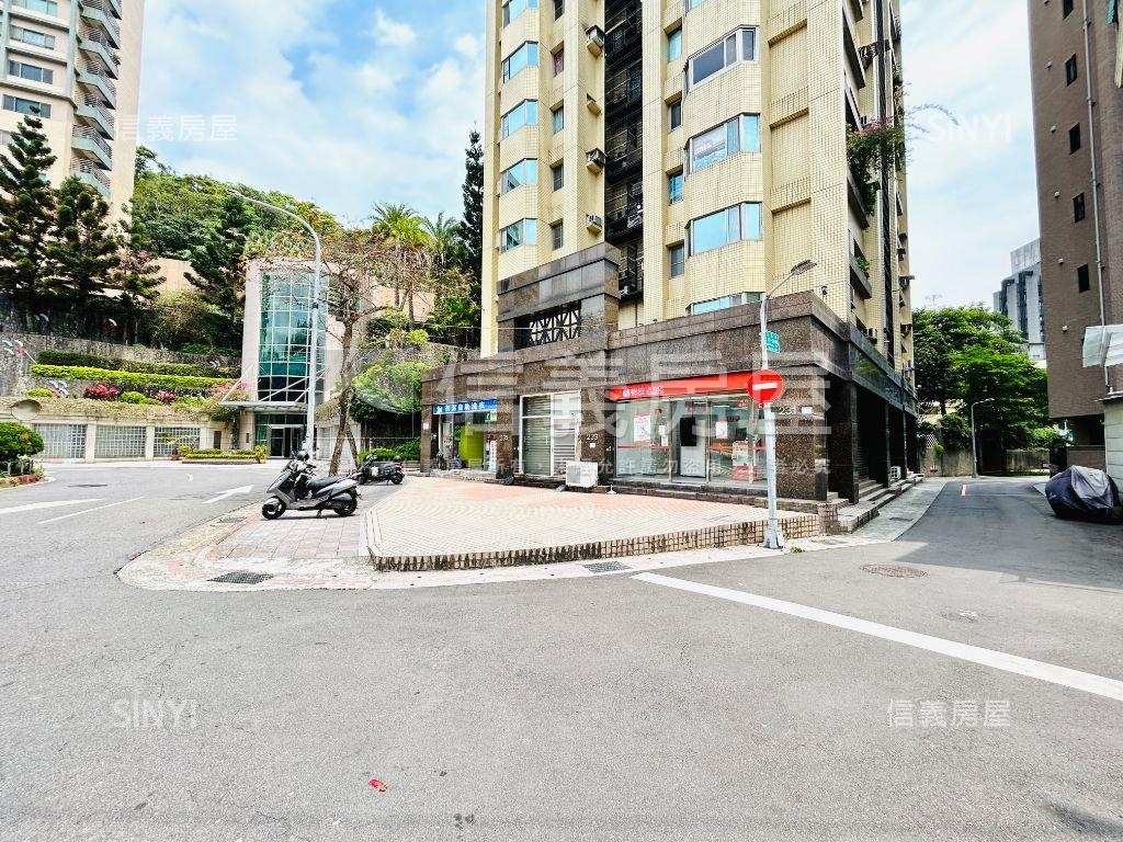 內湖三角窗大面寬金店房屋室內格局與周邊環境