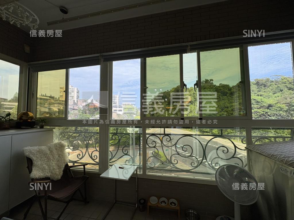 伯爵晶鑽美２房房屋室內格局與周邊環境