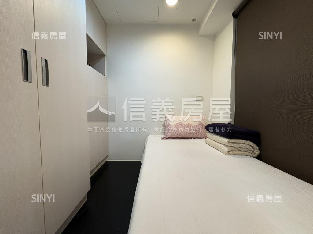 伯爵晶鑽美２房房屋室內格局與周邊環境