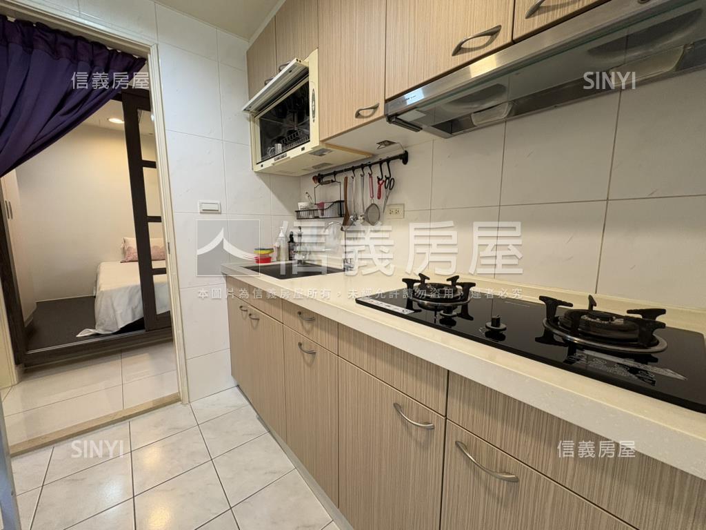 伯爵晶鑽美２房房屋室內格局與周邊環境