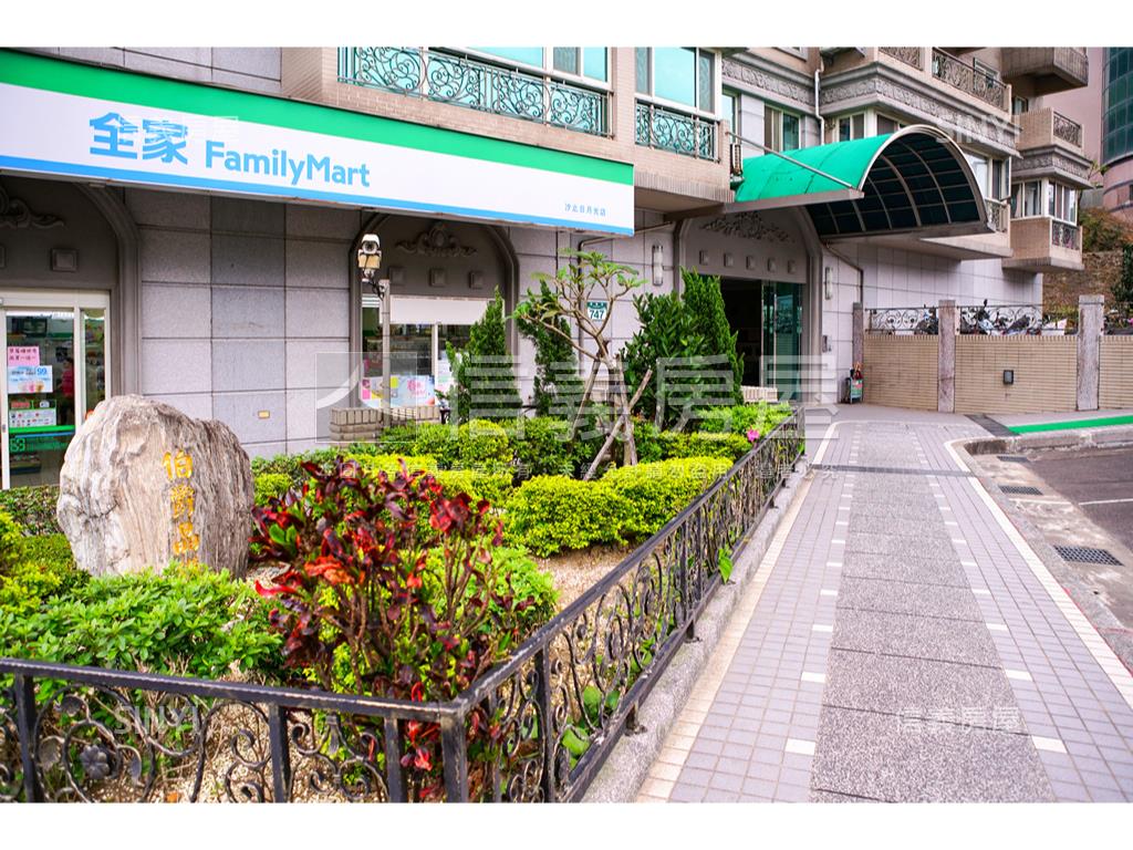 伯爵晶鑽美２房房屋室內格局與周邊環境