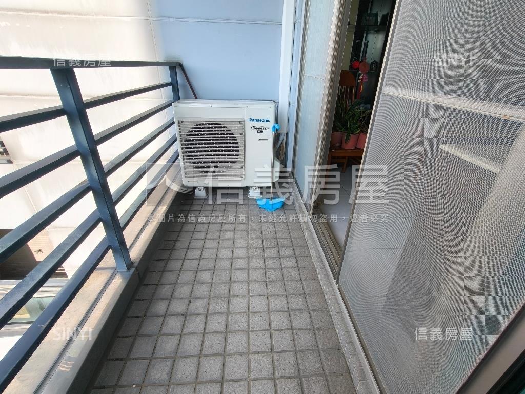 近美麗島捷運高樓３房平車房屋室內格局與周邊環境