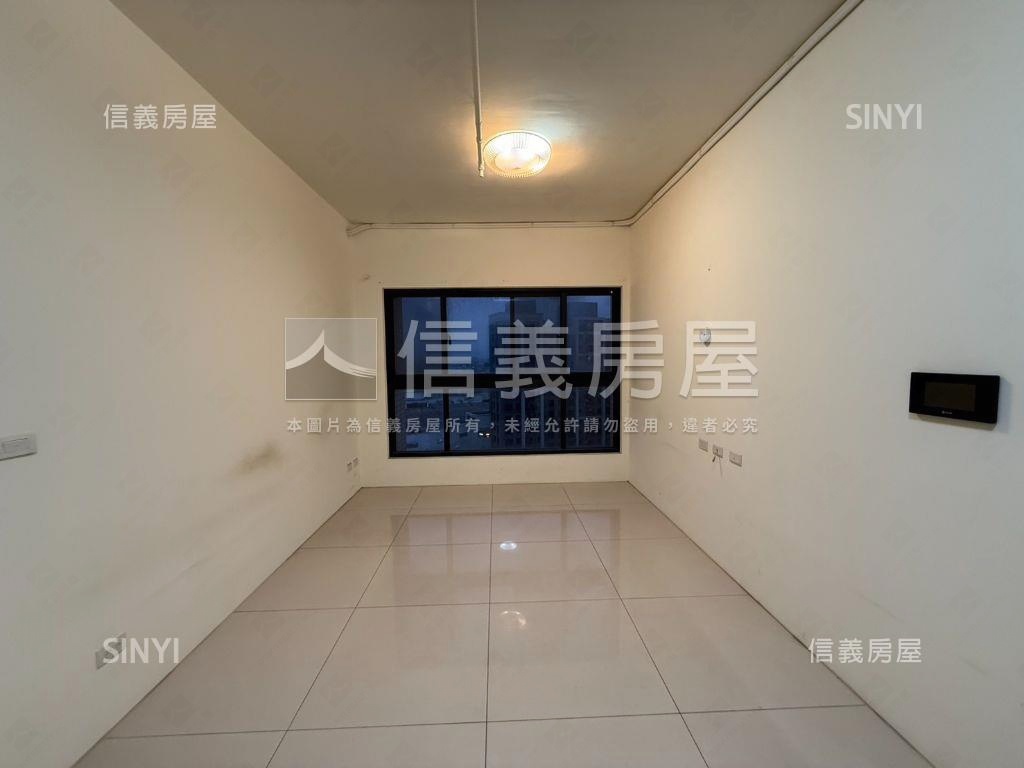 南勢指標精美三房車位房屋室內格局與周邊環境