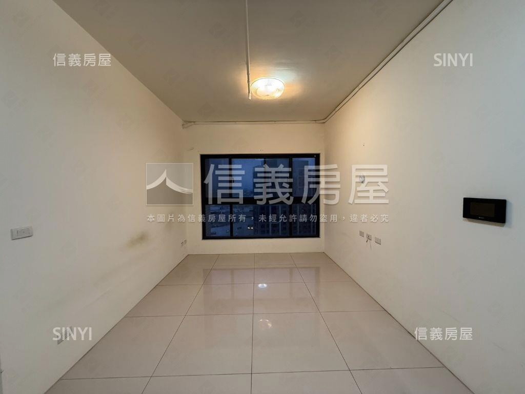 南勢指標精美三房車位房屋室內格局與周邊環境