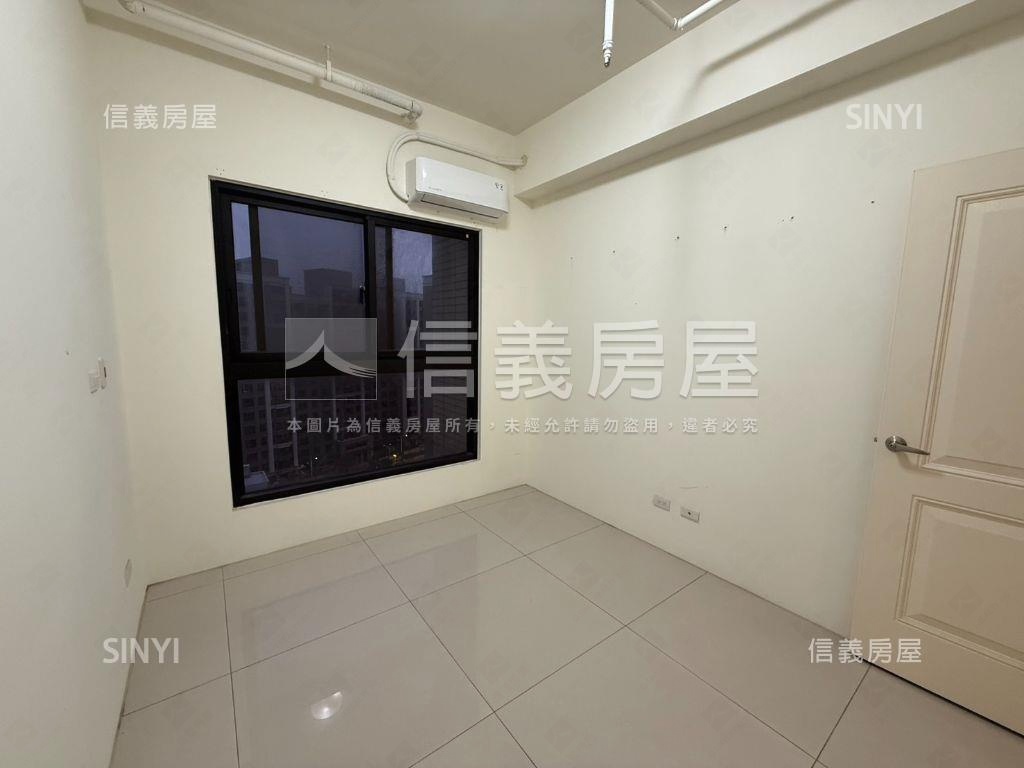 南勢指標精美三房車位房屋室內格局與周邊環境