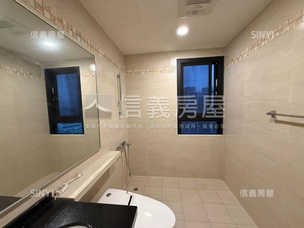 南勢指標精美三房車位房屋室內格局與周邊環境