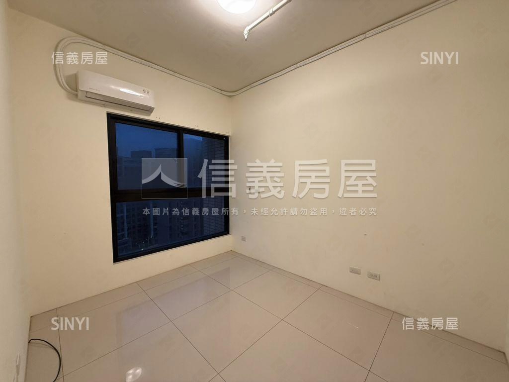 南勢指標精美三房車位房屋室內格局與周邊環境