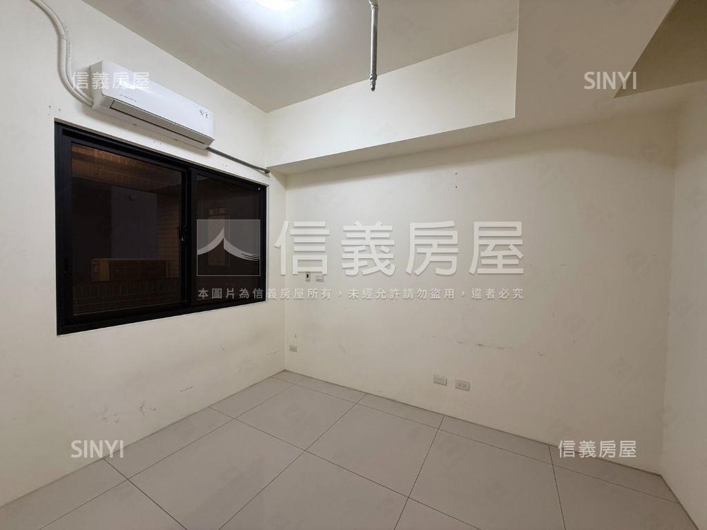 南勢指標精美三房車位房屋室內格局與周邊環境