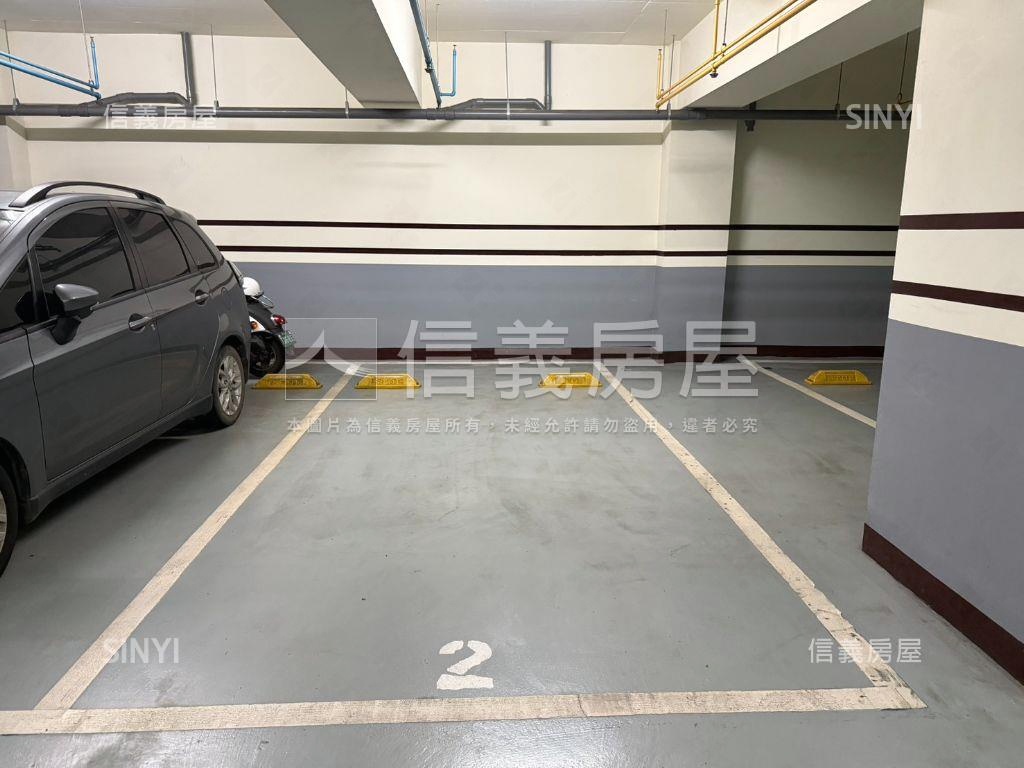 南勢指標精美三房車位房屋室內格局與周邊環境