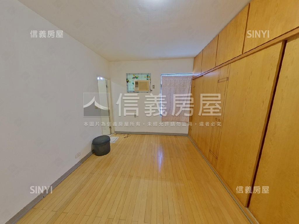 楠梓巷弄近商圈溫馨大四房房屋室內格局與周邊環境