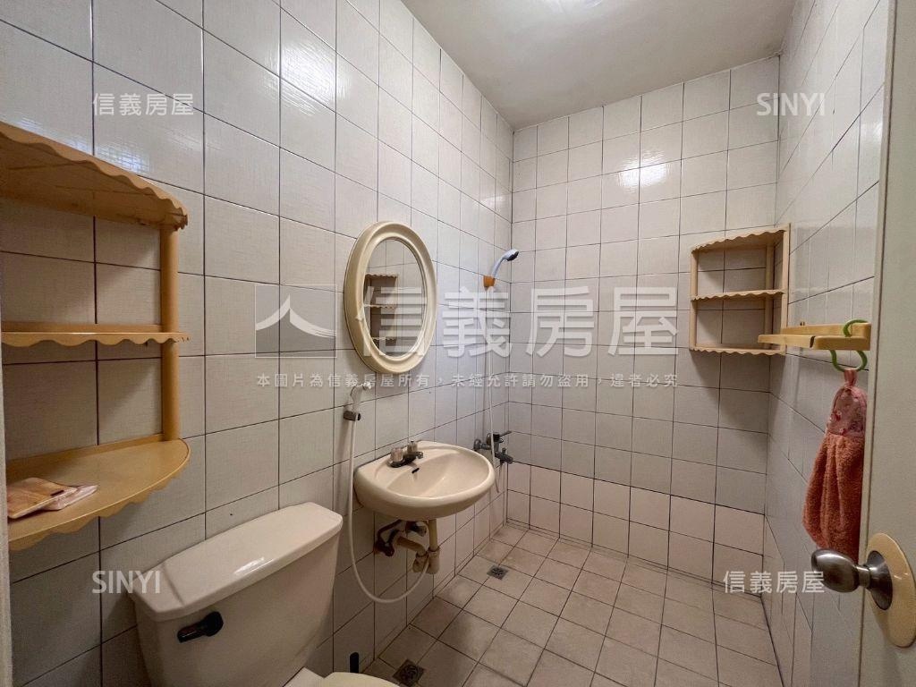 楠梓巷弄近商圈溫馨大四房房屋室內格局與周邊環境