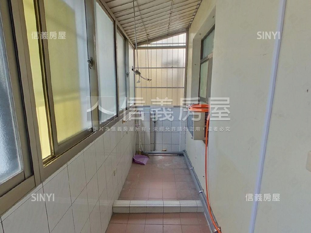 楠梓巷弄近商圈溫馨大四房房屋室內格局與周邊環境