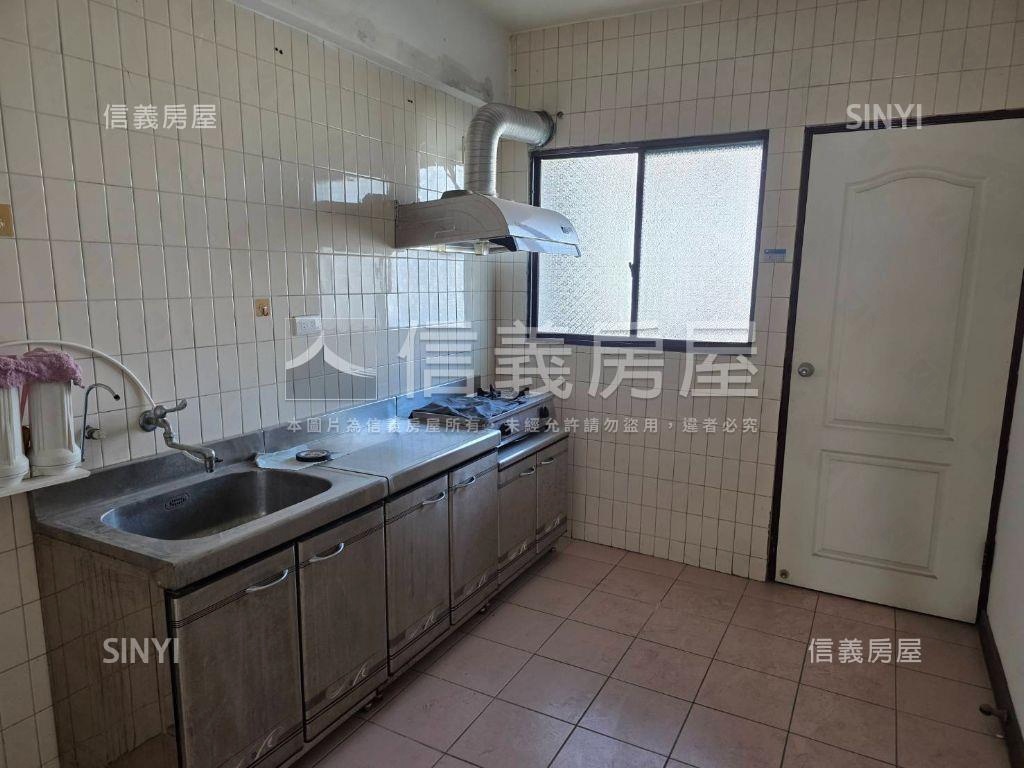 面公園捷運公寓房屋室內格局與周邊環境