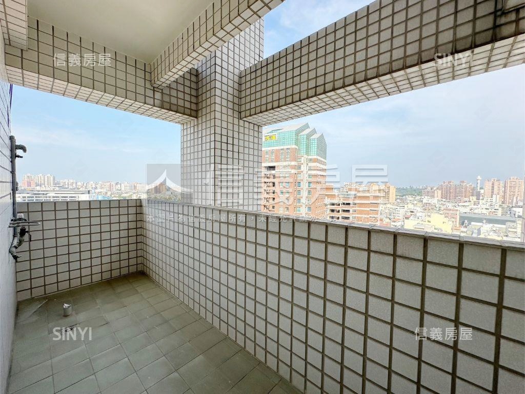 近文藻大坪數高樓五房房屋室內格局與周邊環境