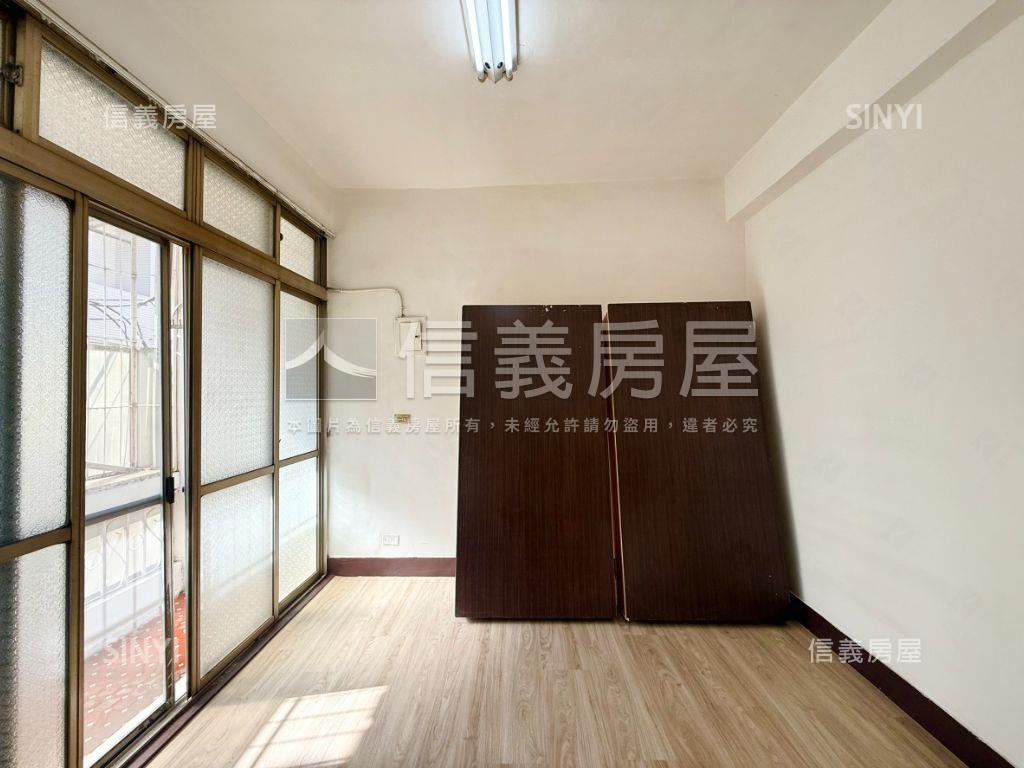 近市政段重劃區活巷美透天房屋室內格局與周邊環境