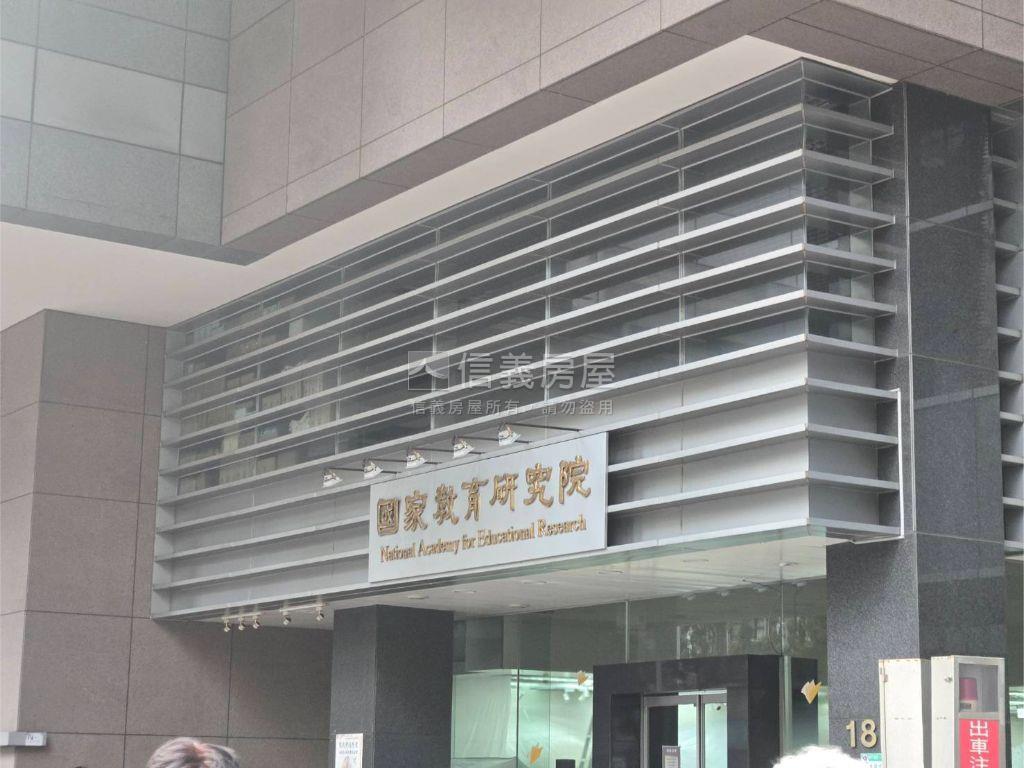 青田．八十里機械車位房屋室內格局與周邊環境