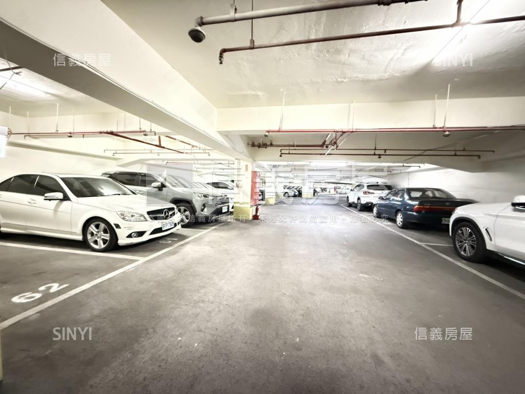 專約南京世紀Ｂ２大車位房屋室內格局與周邊環境