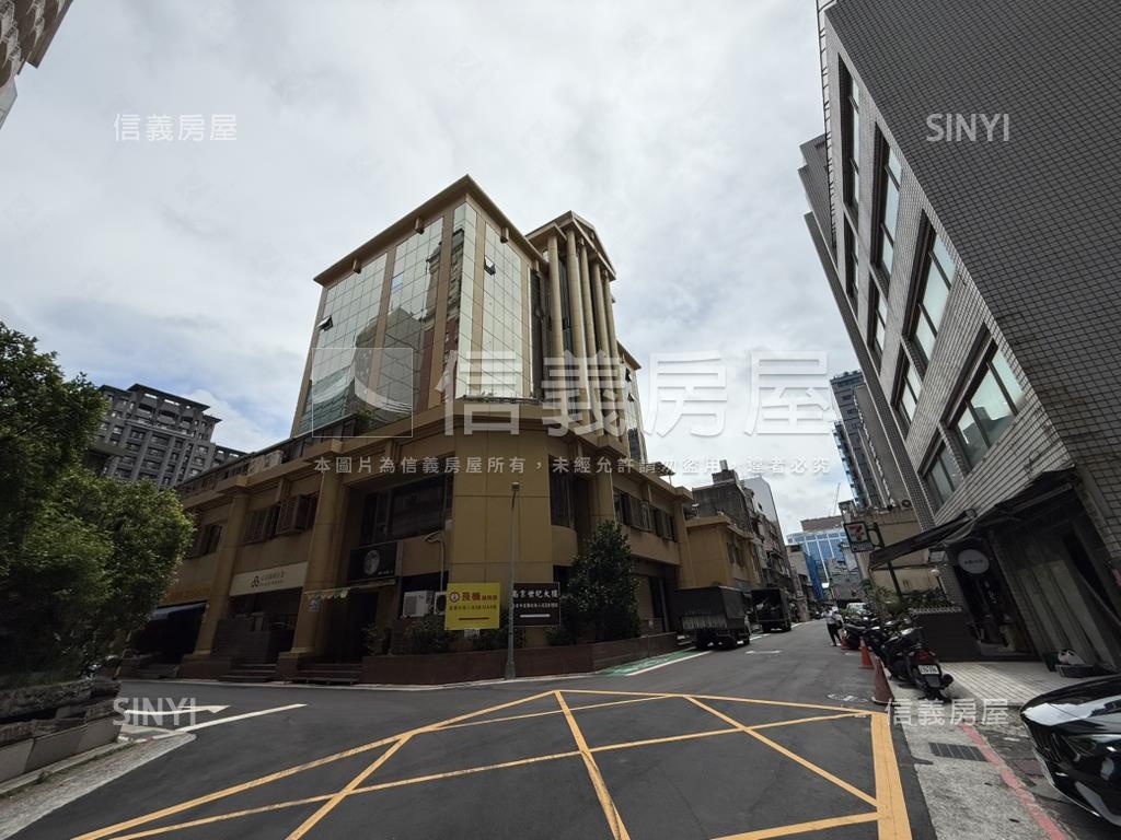 專約南京世紀Ｂ２大車位房屋室內格局與周邊環境