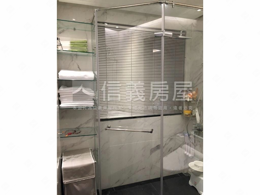 近捷運景觀時尚大器客廳房屋室內格局與周邊環境