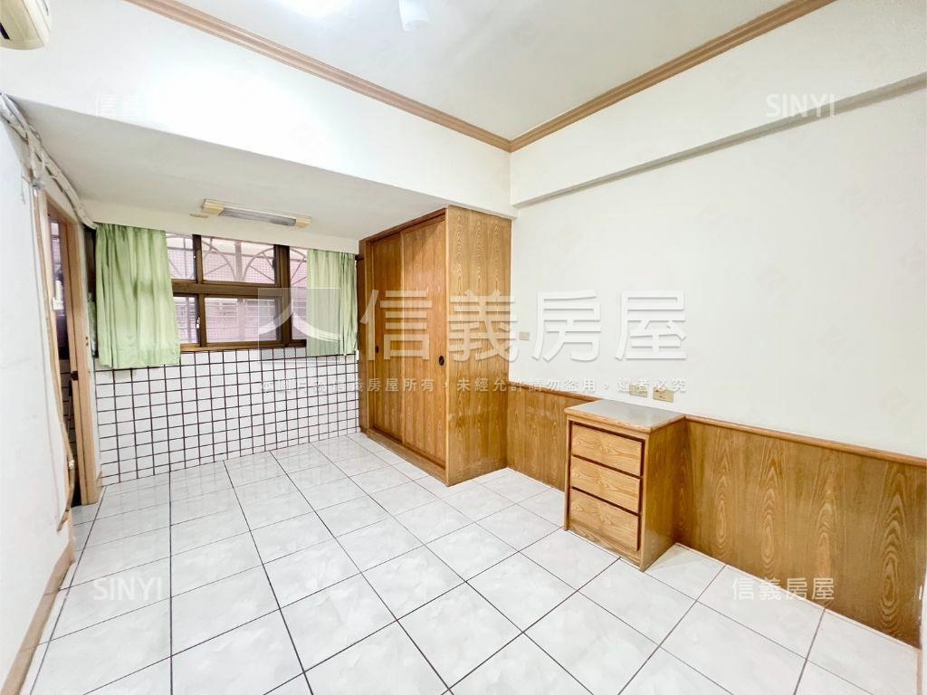 近海山站三房附車位房屋室內格局與周邊環境