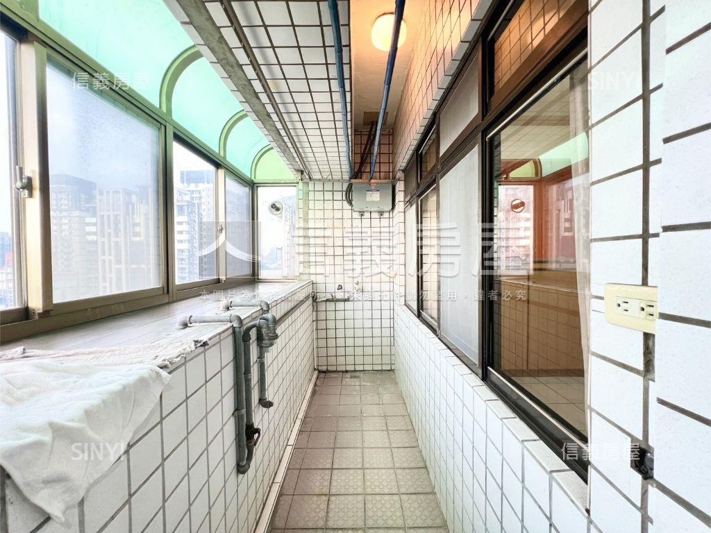 近海山站三房附車位房屋室內格局與周邊環境