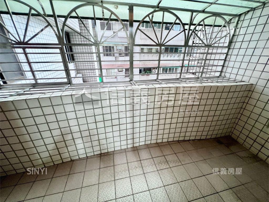 近海山站三房附車位房屋室內格局與周邊環境