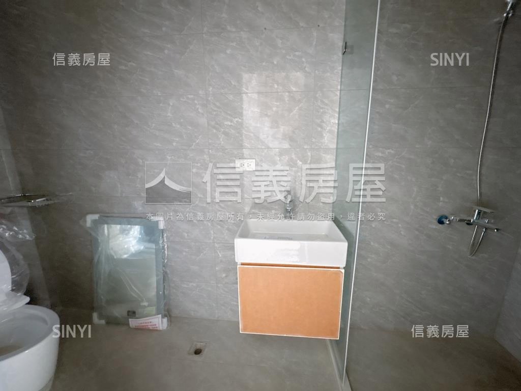 全新完工超值朝南臨路墅Ｃ房屋室內格局與周邊環境